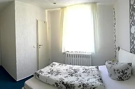 Am Kurpark 3*